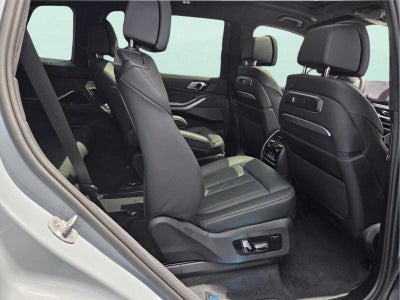 2027 BMW X7 M60i M60i
