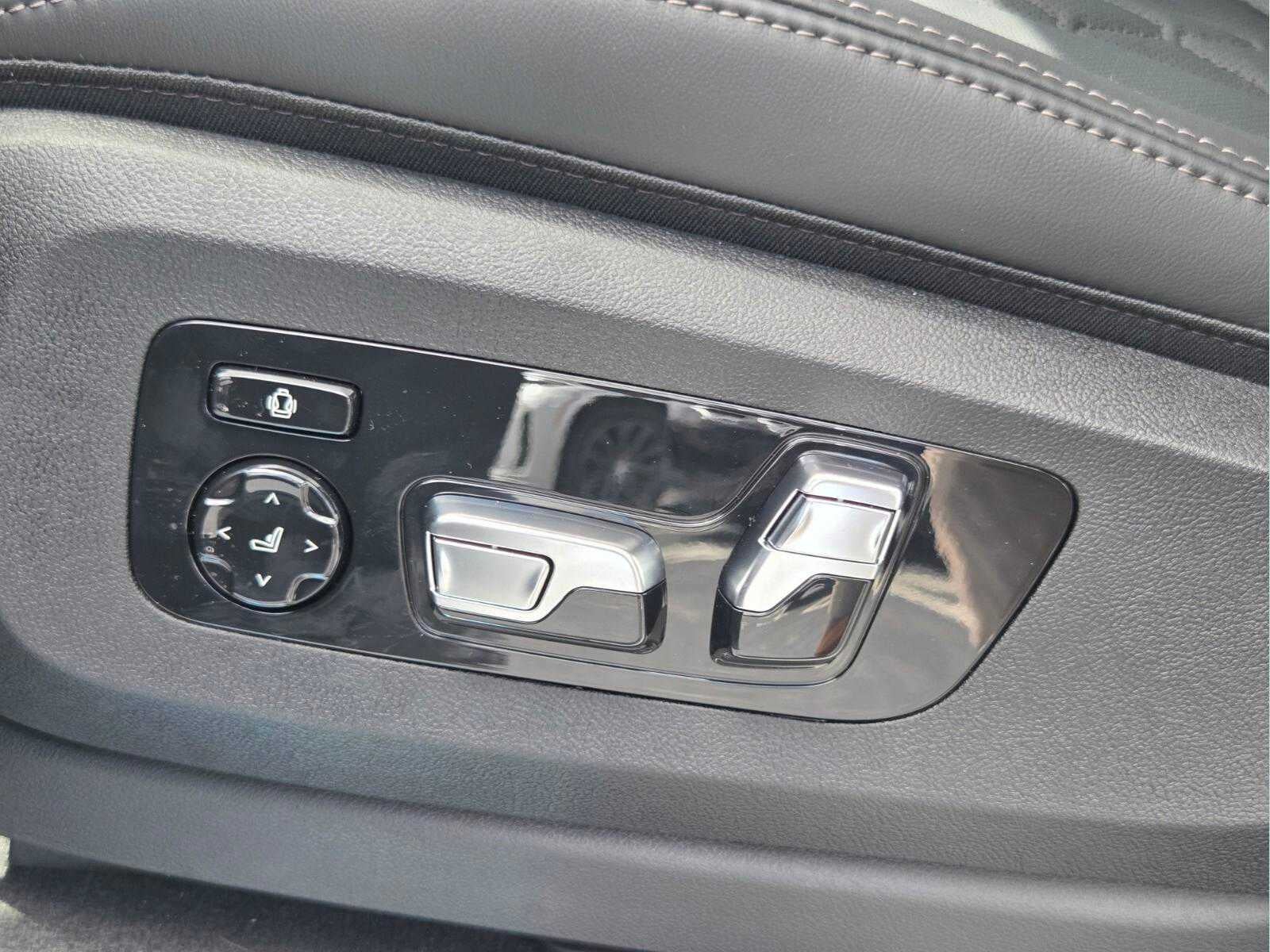 2027 BMW X7 M60i M60i
