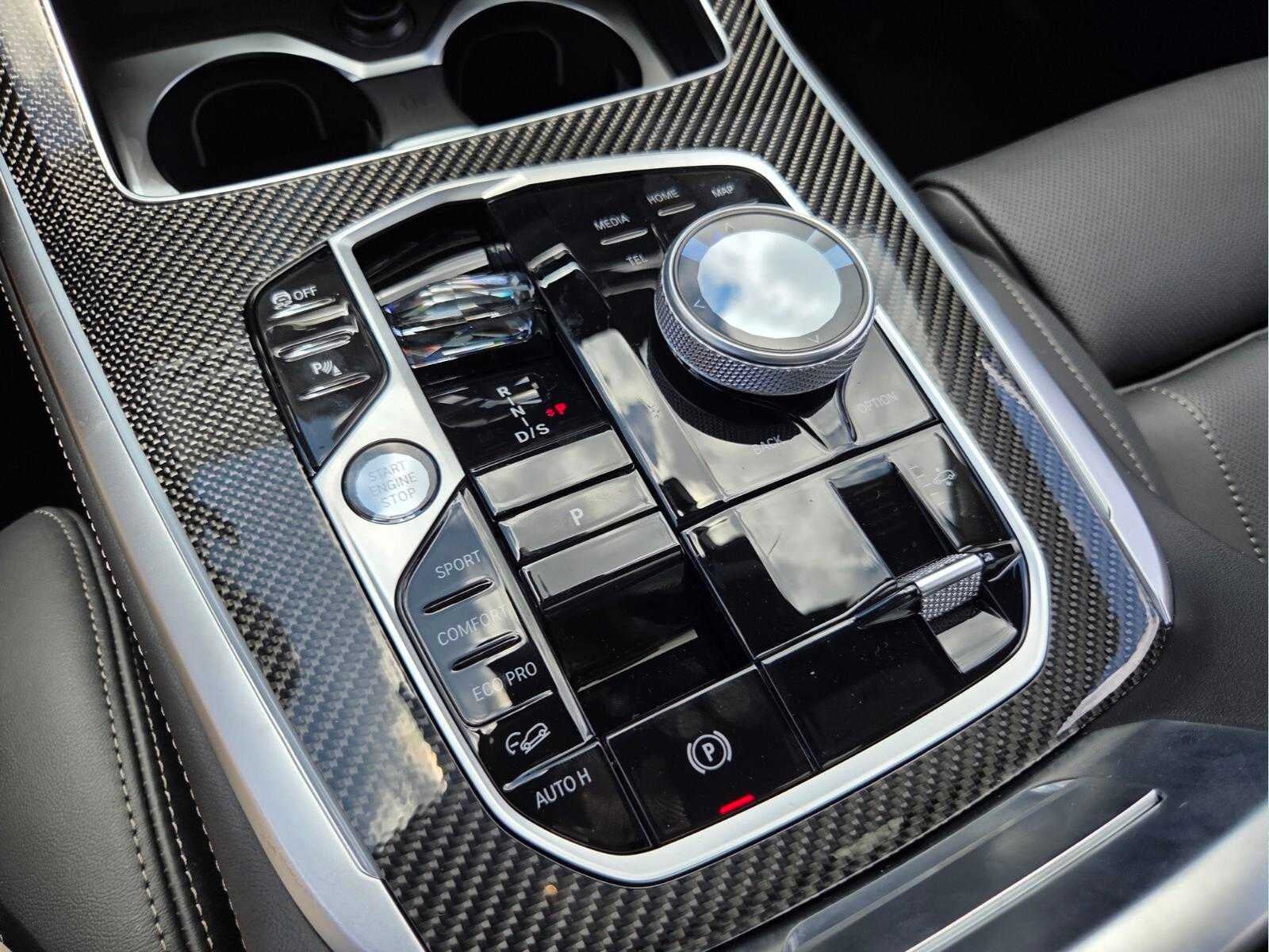 2027 BMW X7 M60i M60i