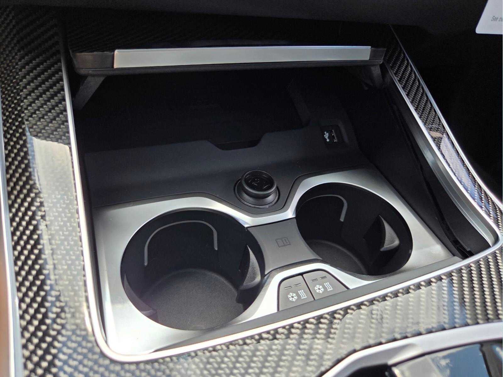 2027 BMW X7 M60i M60i