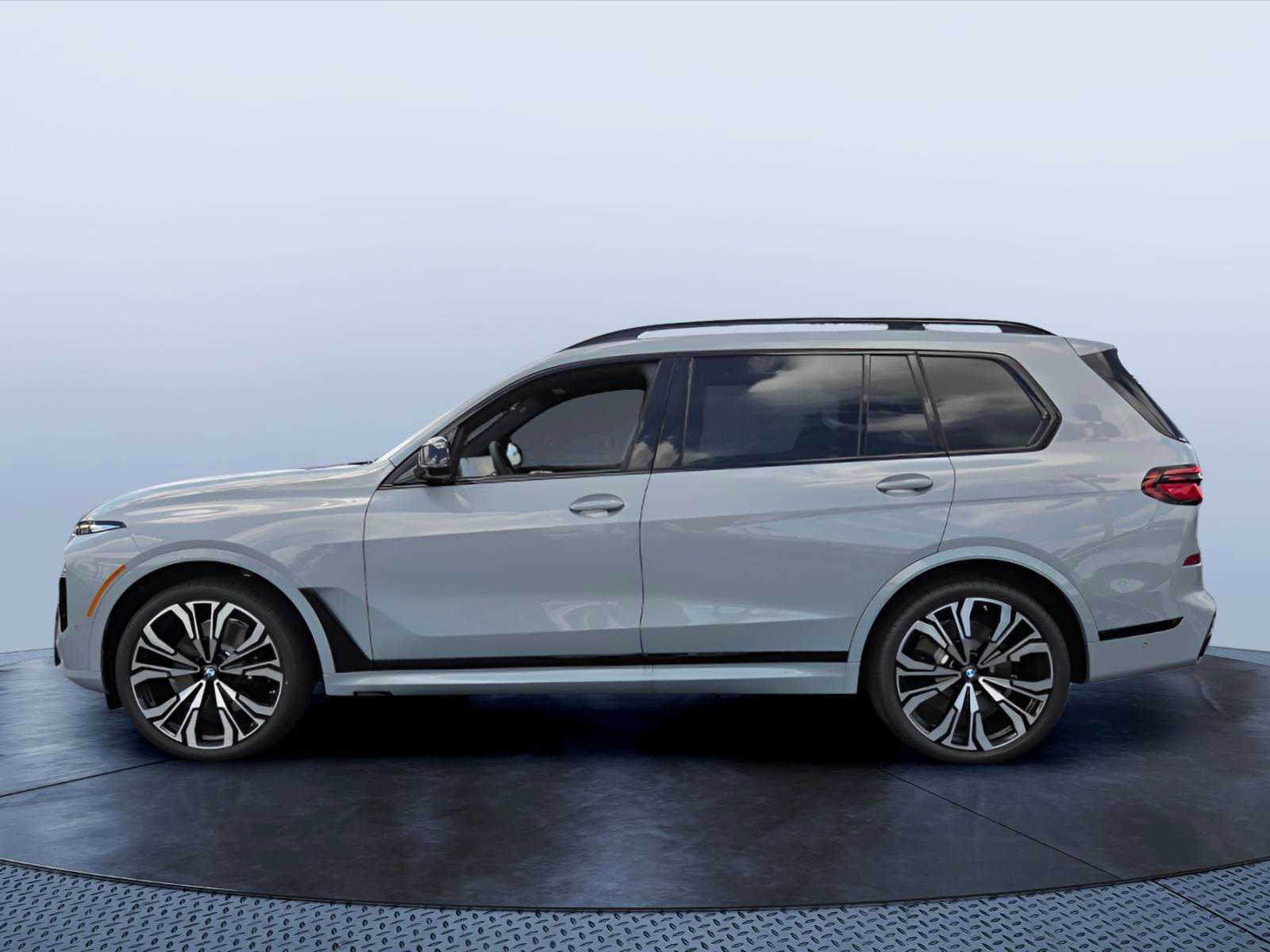 2027 BMW X7 M60i M60i