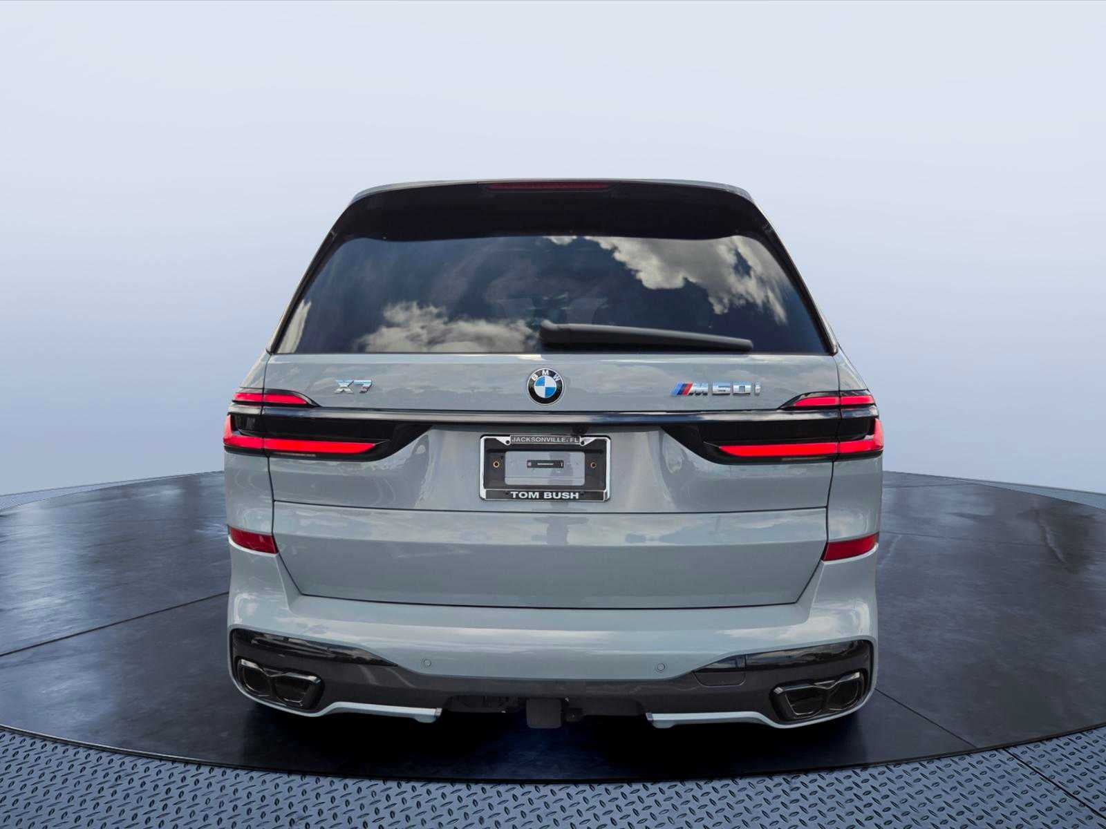 2027 BMW X7 M60i M60i