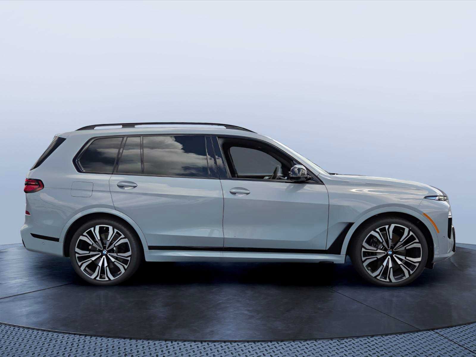 2027 BMW X7 M60i M60i