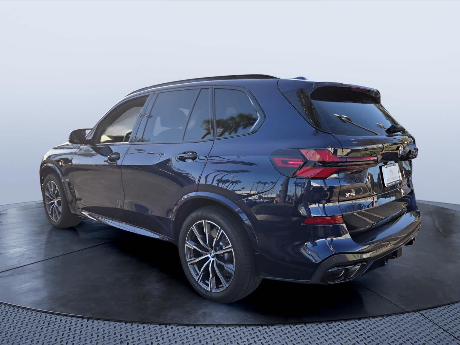 2025 BMW X5 M60i M60i