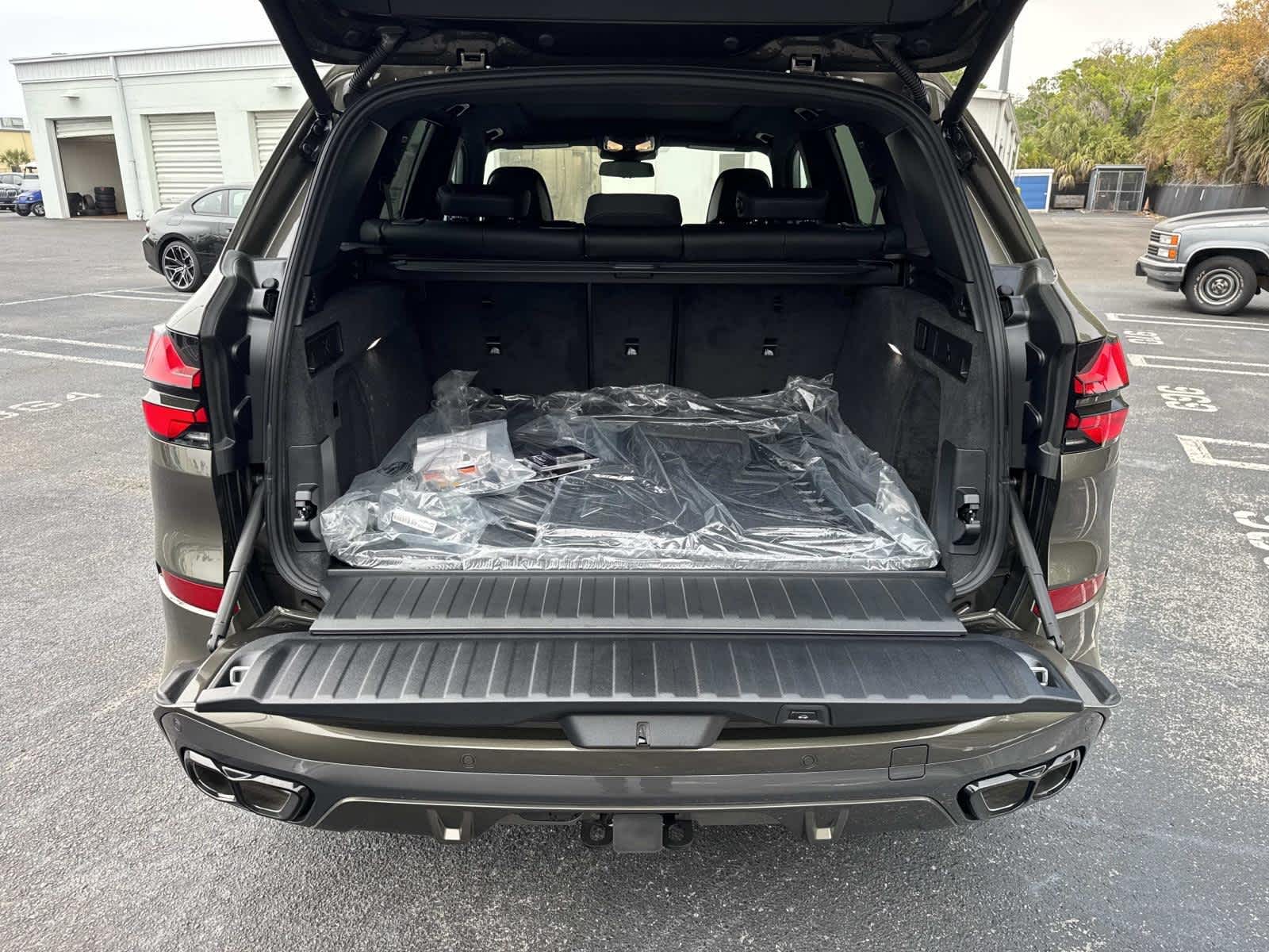 2026 BMW X5 M60i M60i