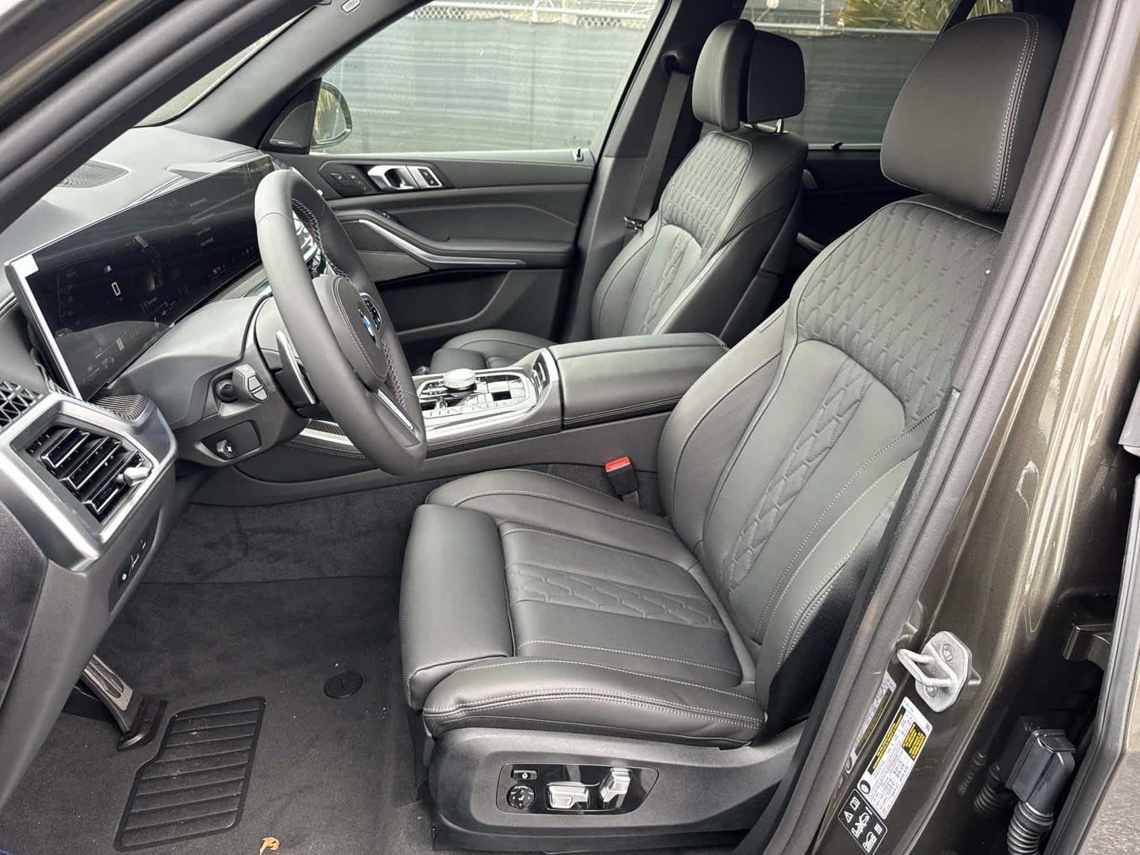 2026 BMW X5 M60i M60i