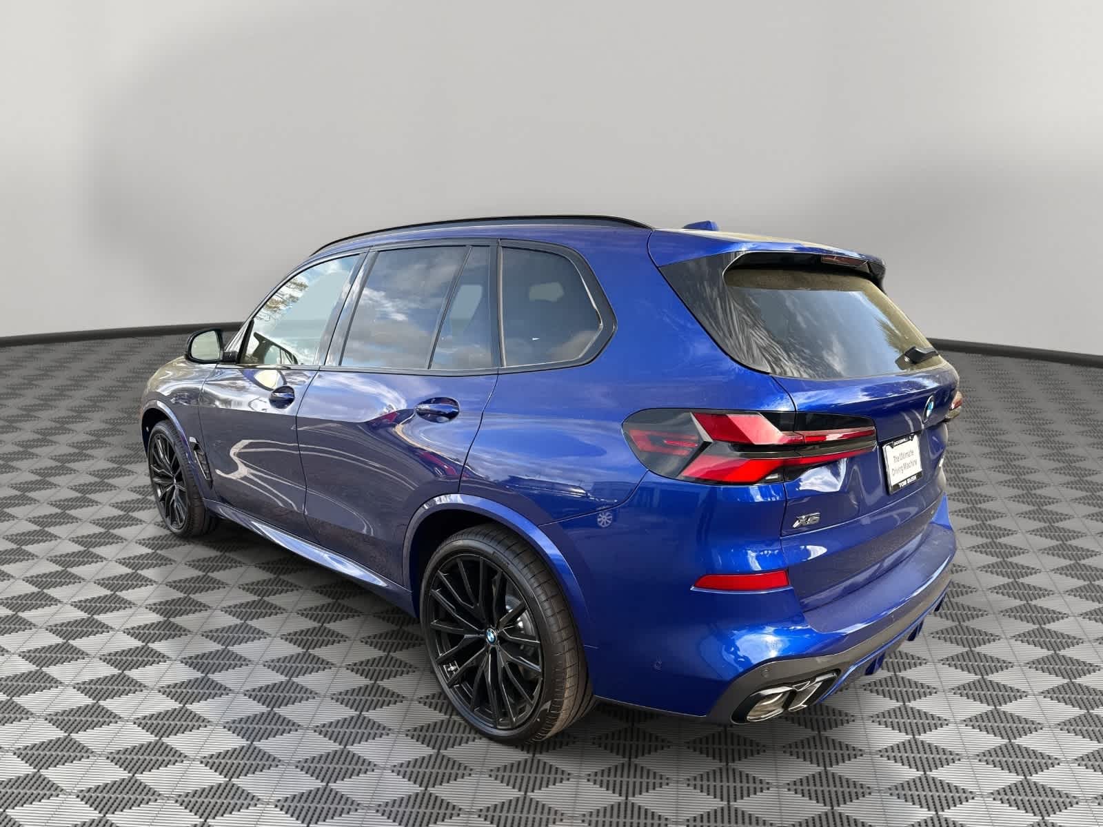 2026 BMW X5 M60i M60i