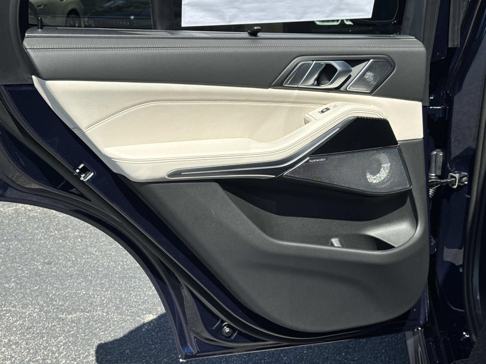 2026 BMW X5 M60i M60i