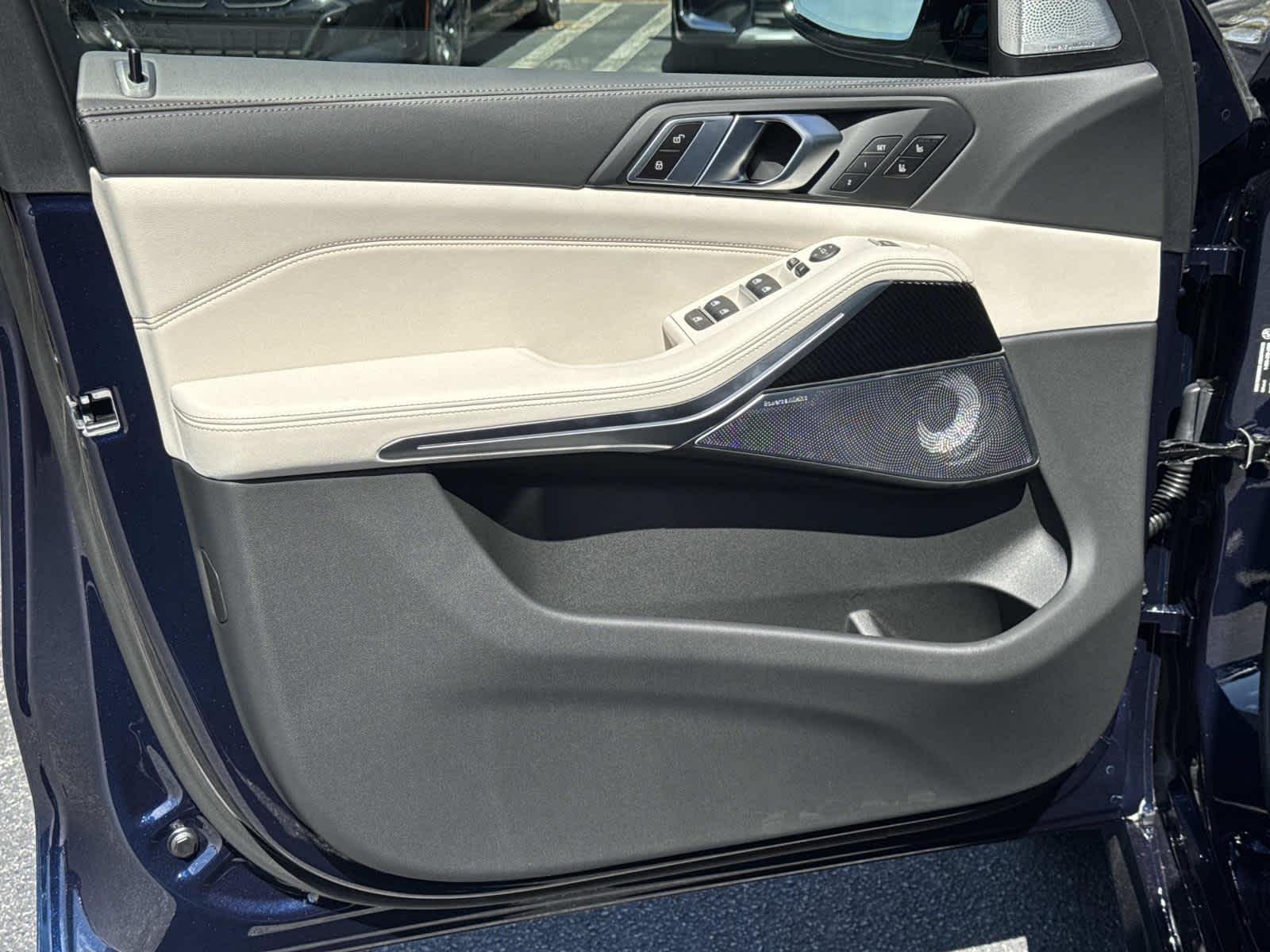 2026 BMW X5 M60i M60i