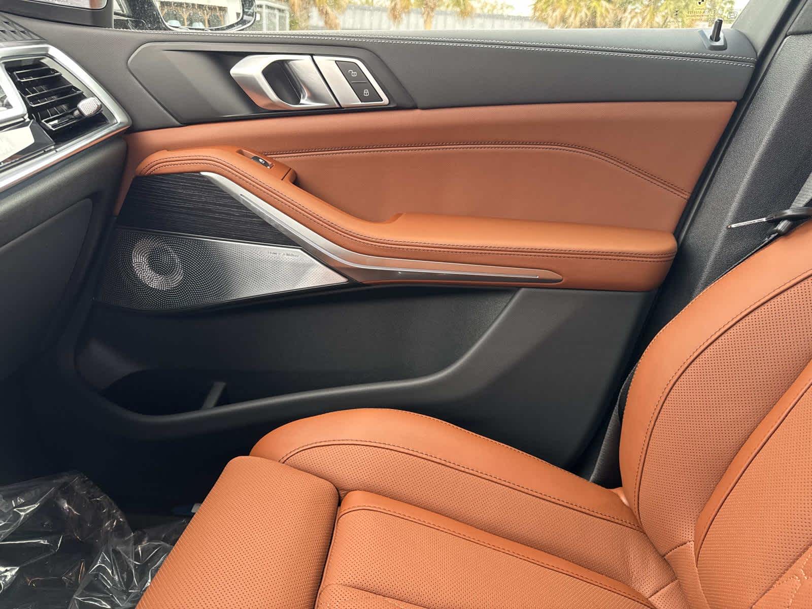 2026 BMW X5 M60i M60i