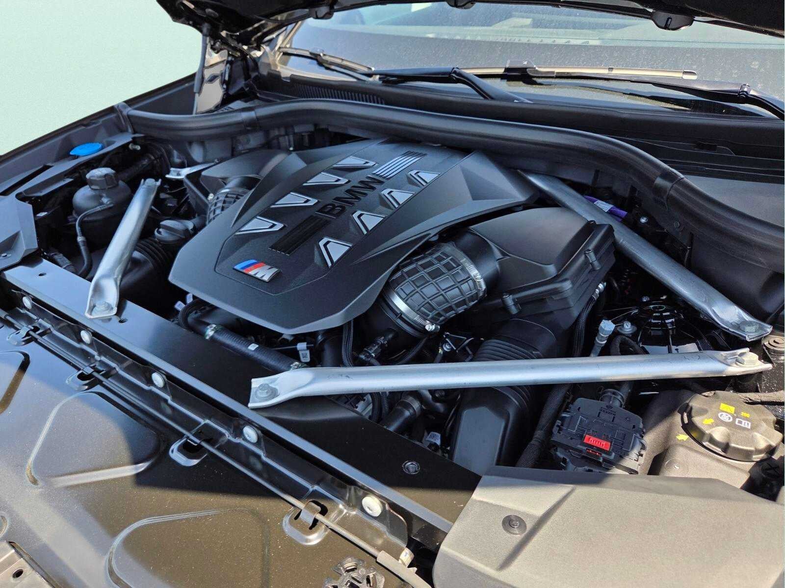 2026 BMW X5 M60i M60i