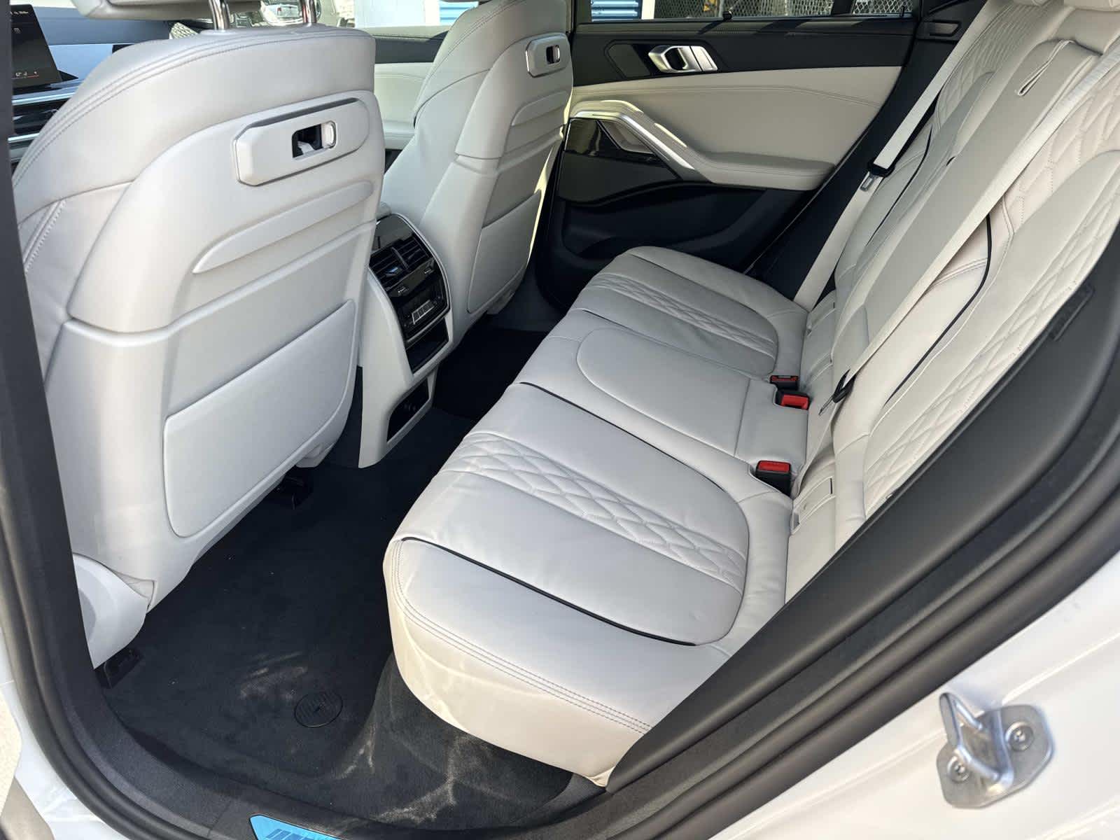 2026 BMW X6 xDrive40i xDrive40i