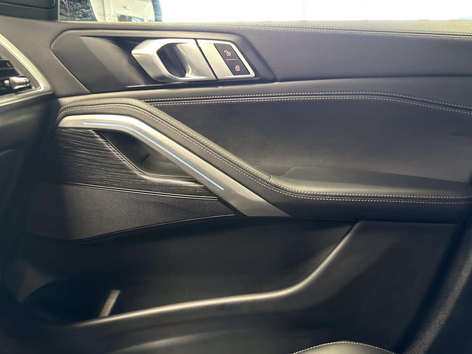 2025 BMW X6 xDrive40i