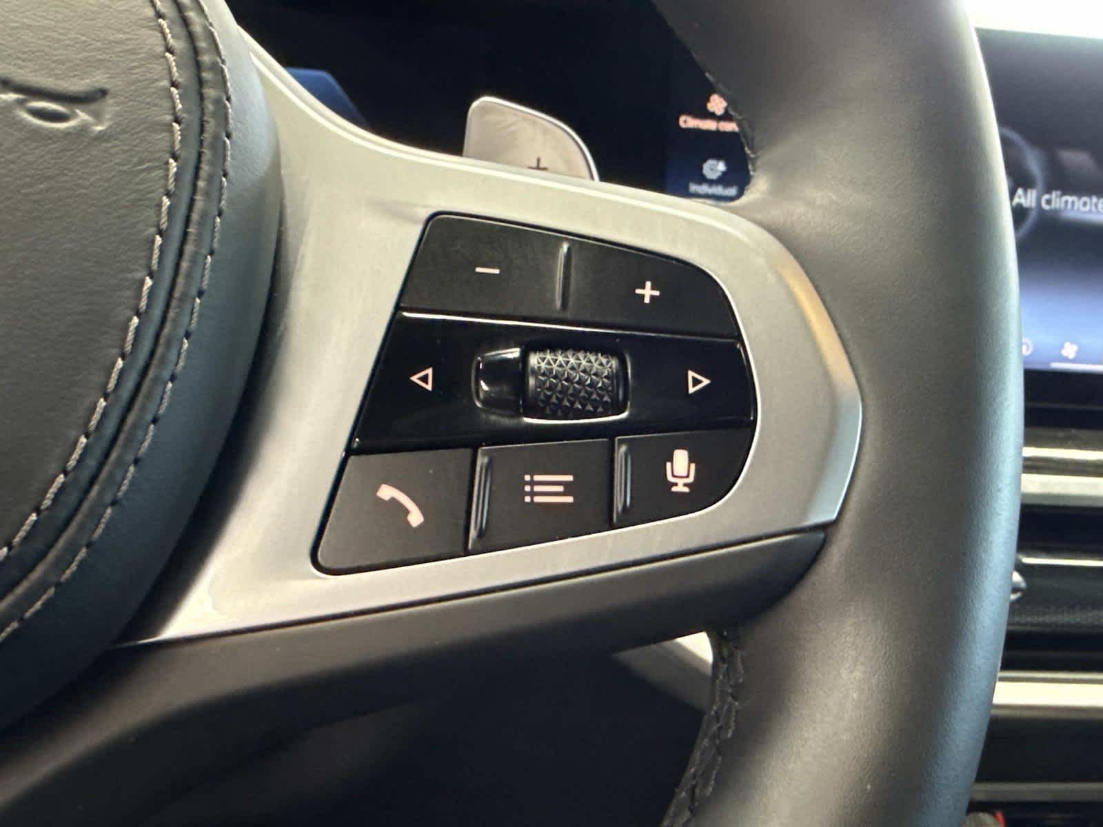 2025 BMW X6 xDrive40i