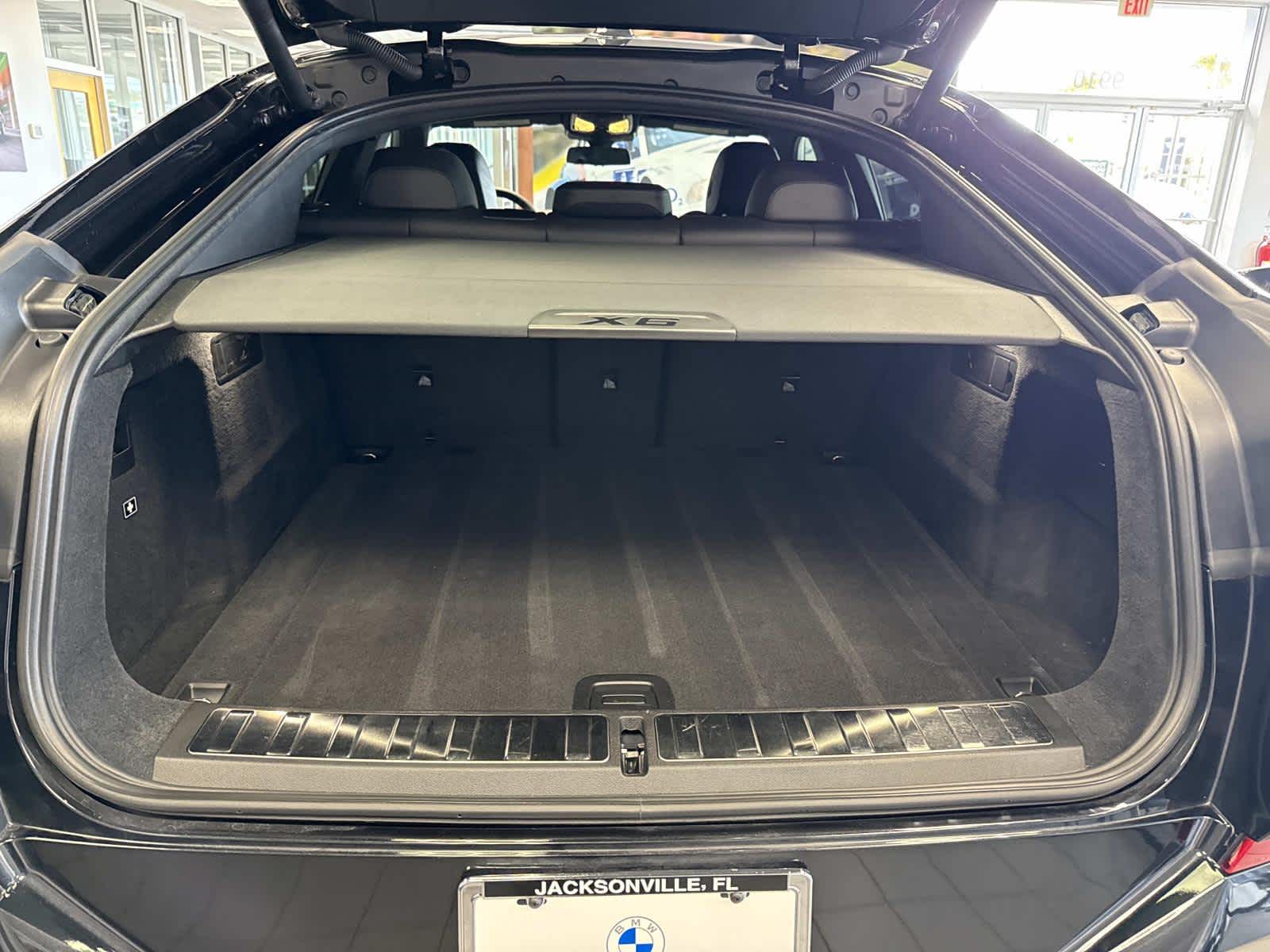 2025 BMW X6 xDrive40i