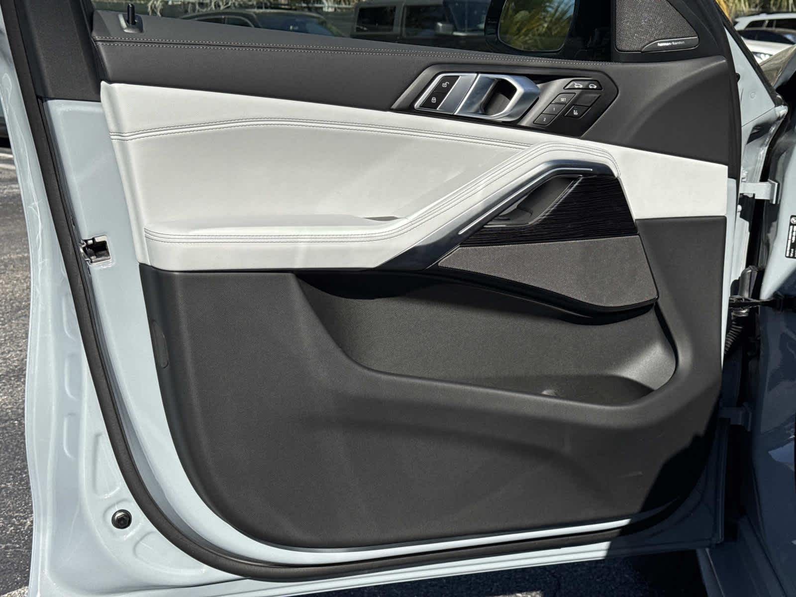 2026 BMW X6 xDrive40i