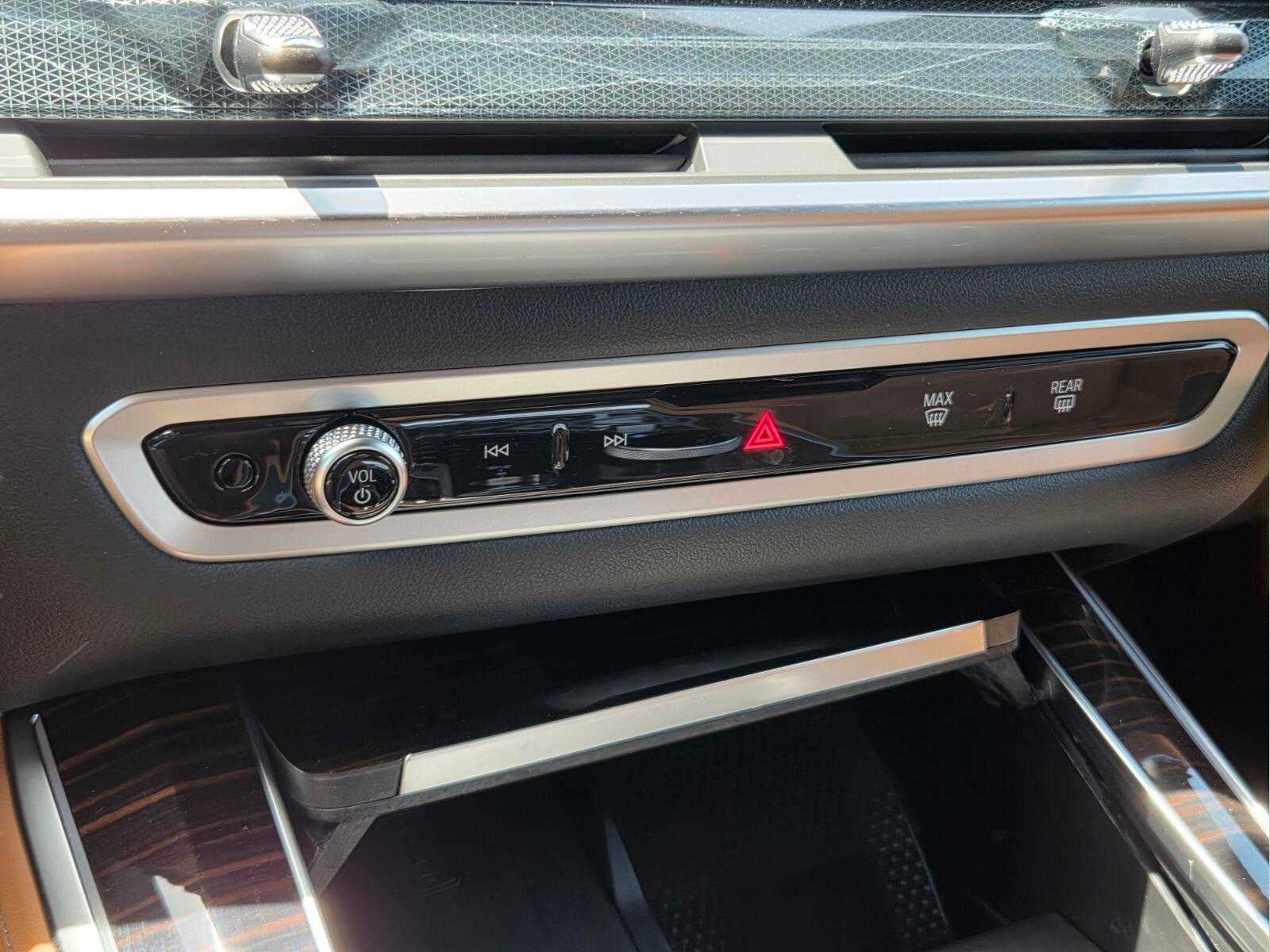 2026 BMW X5 xDrive50e xDrive50e