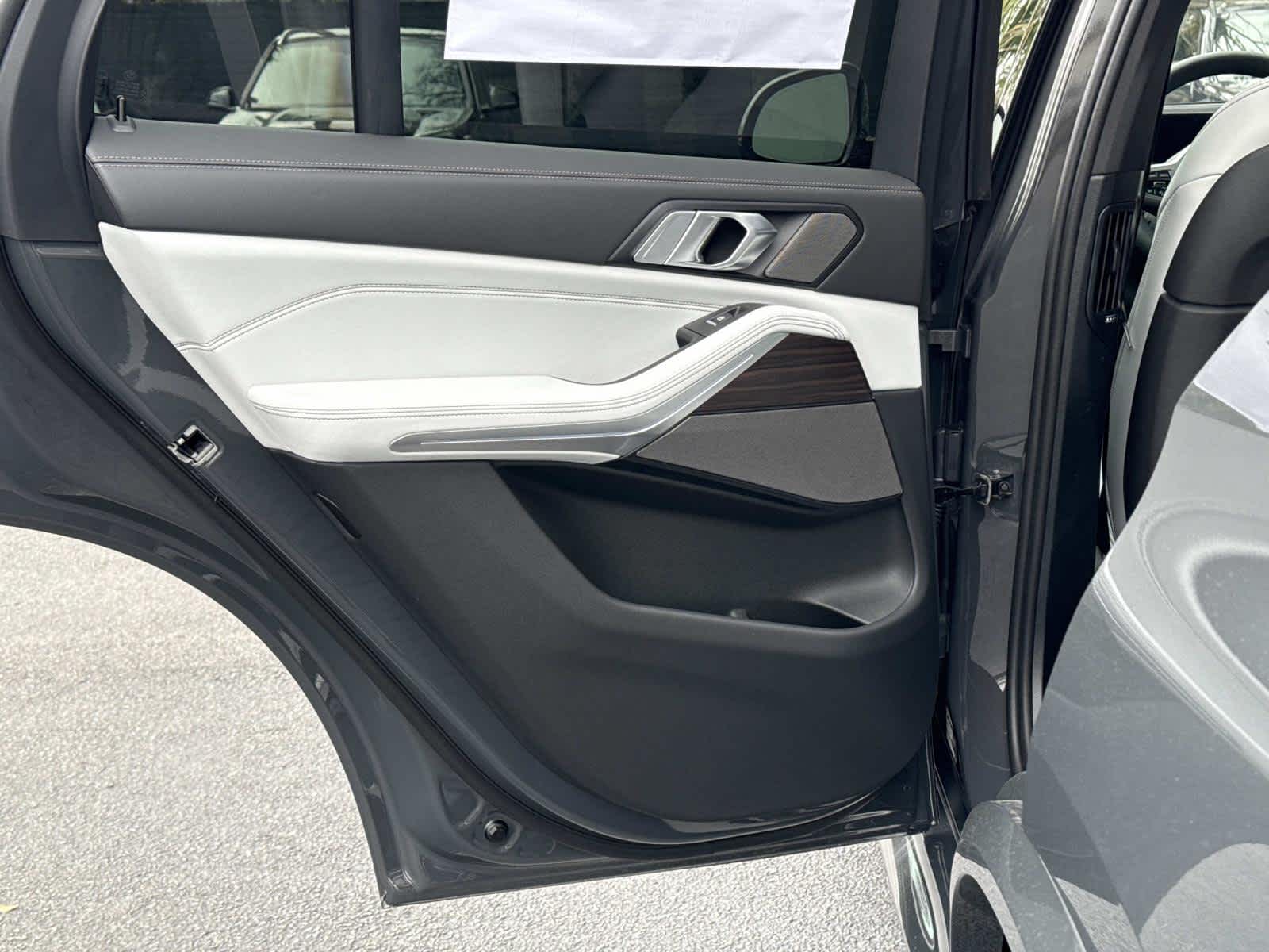 2026 BMW X5 xDrive50e xDrive50e