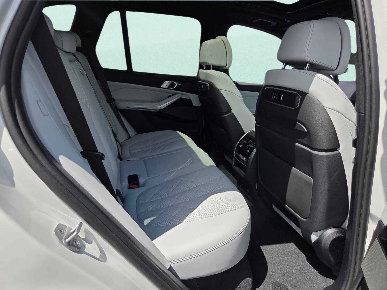 2026 BMW X5 xDrive50e xDrive50e