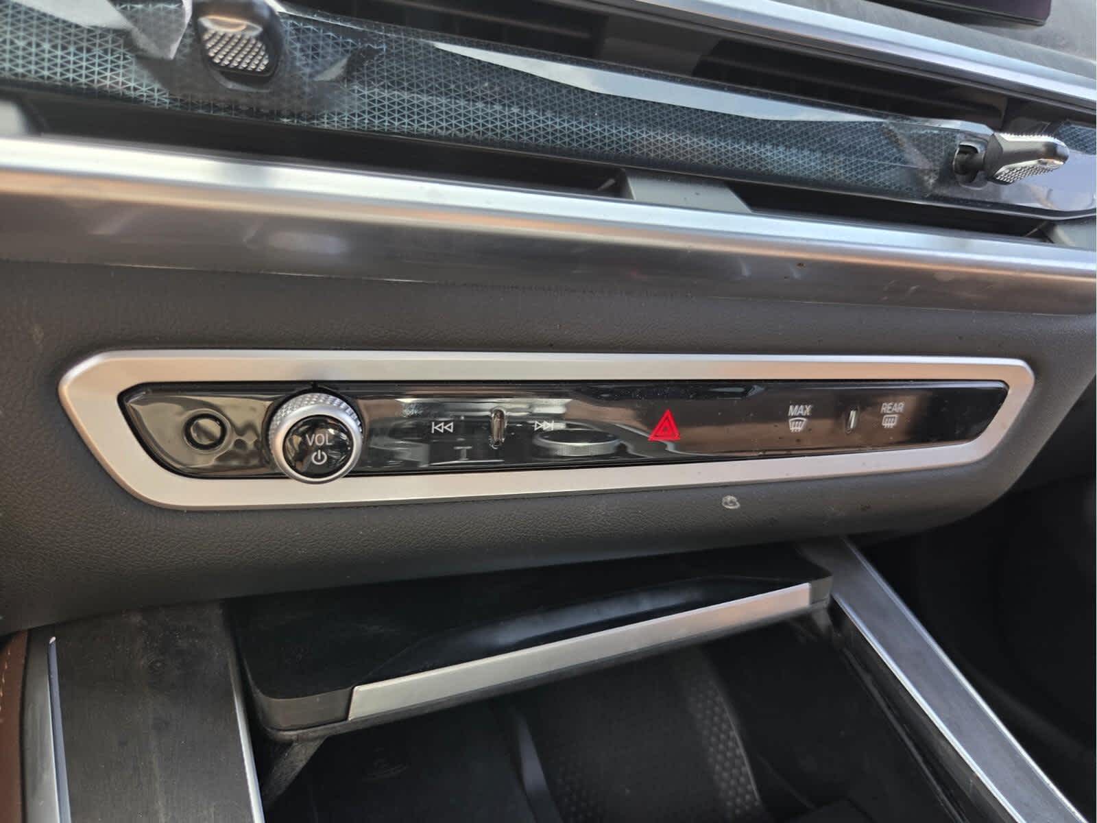 2025 BMW X5 xDrive50e xDrive50e