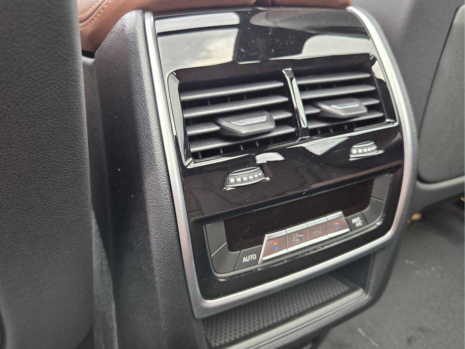 2026 BMW X5 xDrive50e xDrive50e