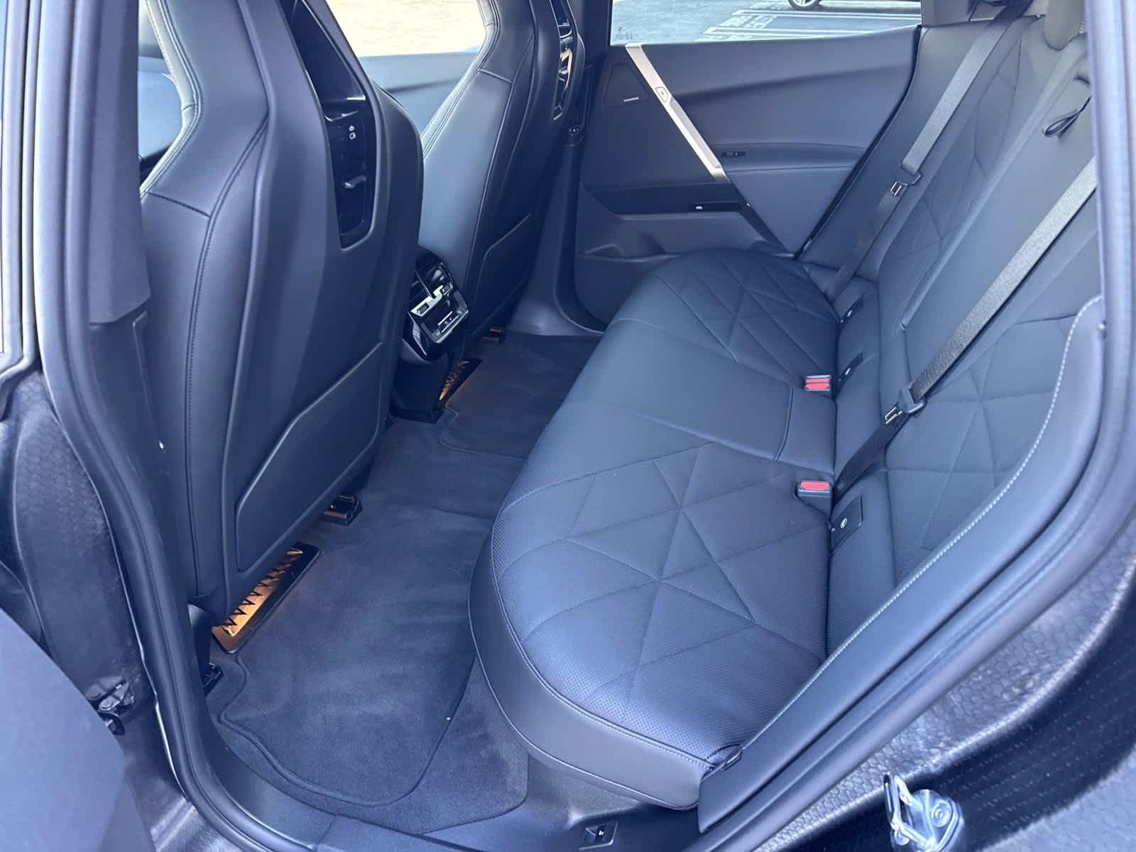 2025 BMW iX xDrive50