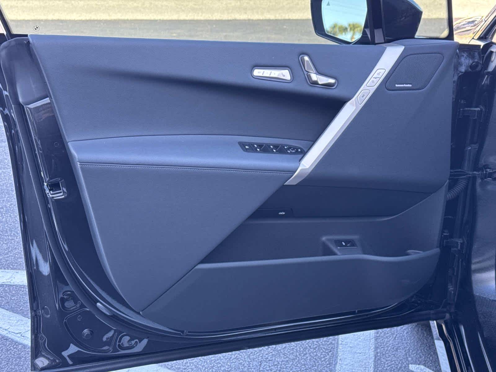 2025 BMW iX xDrive50