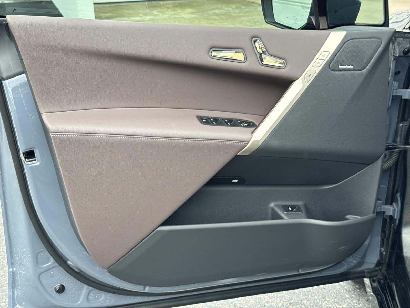 2025 BMW iX xDrive50