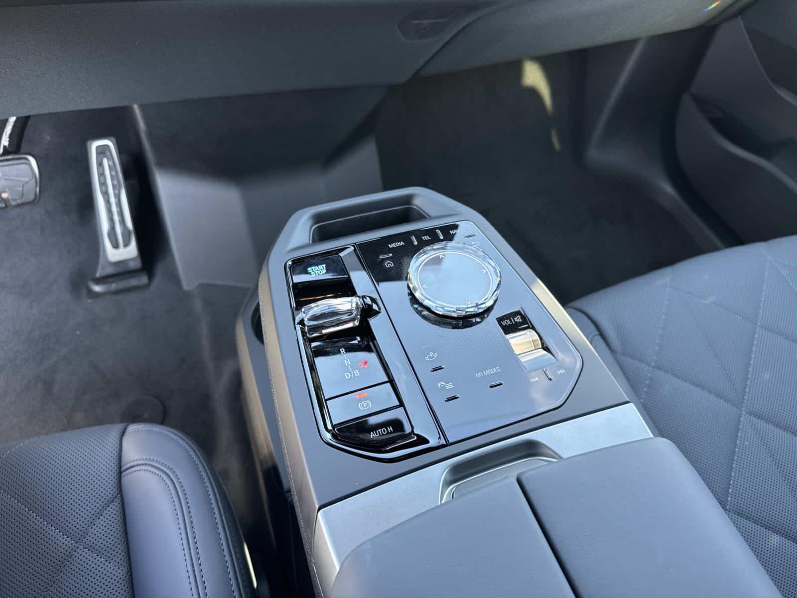 2026 BMW iX xDrive45