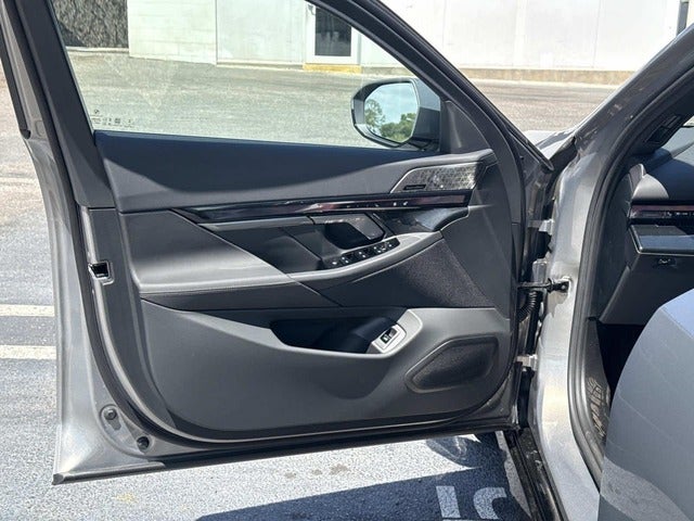 2026 BMW 550e xDrive 550e xDrive