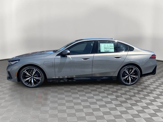 2026 BMW 550e xDrive 550e xDrive