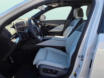 2027 BMW 550e xDrive 550e xDrive