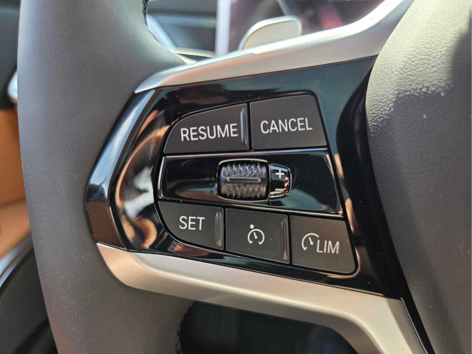 2026 BMW 330i 330i