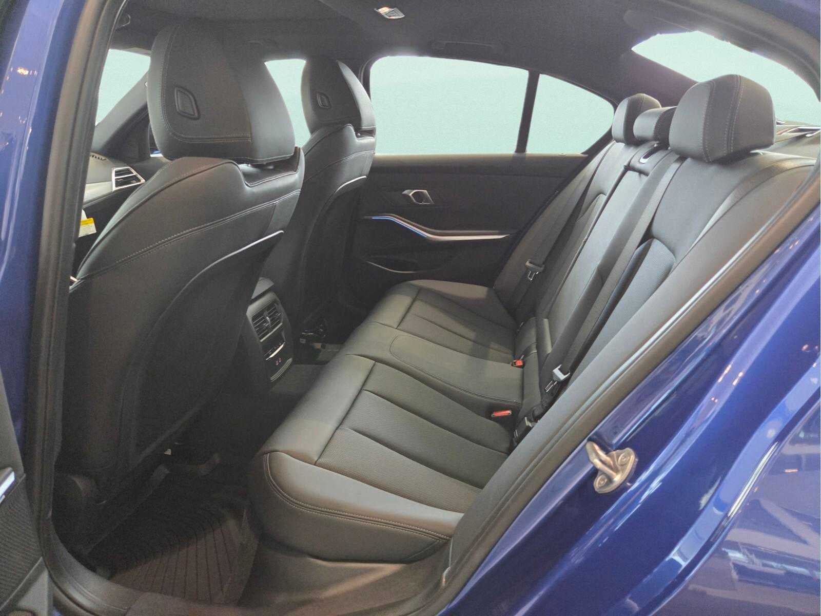 2026 BMW 330i 330i