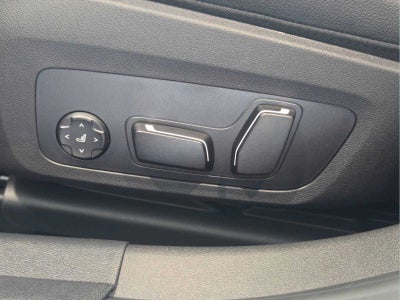 2026 BMW 330i 330i