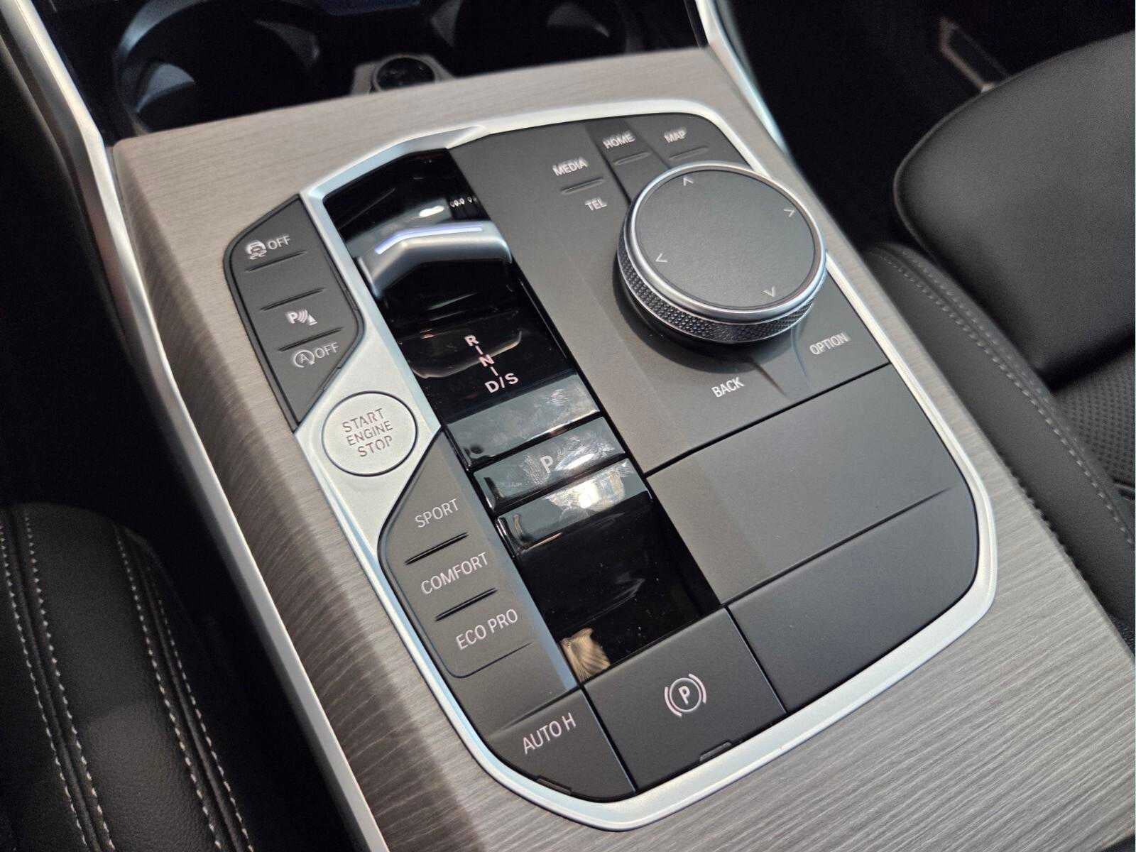 2026 BMW 330i 330i