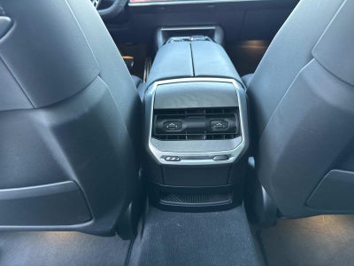 2023 BMW 7 Series 740i