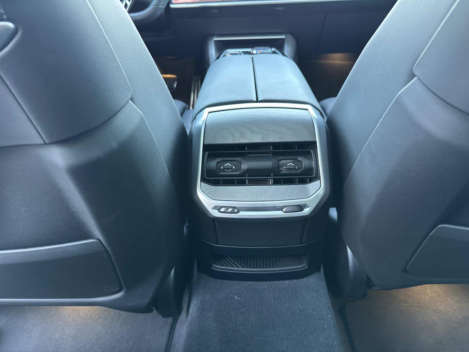 2023 BMW 7 Series 740i