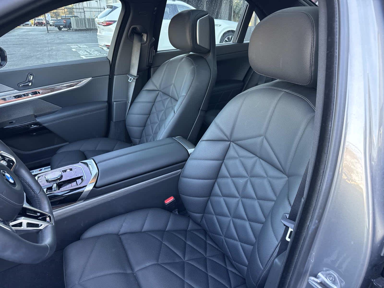 2023 BMW 7 Series 740i