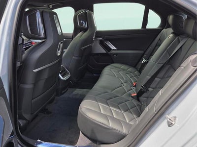 2026 BMW 740i 740i