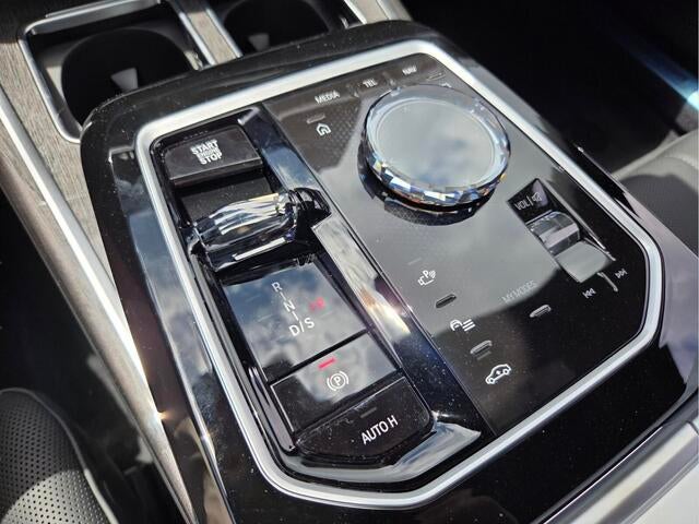 2026 BMW 740i 740i