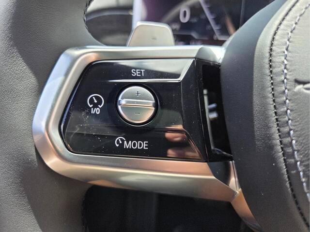 2026 BMW 740i 740i