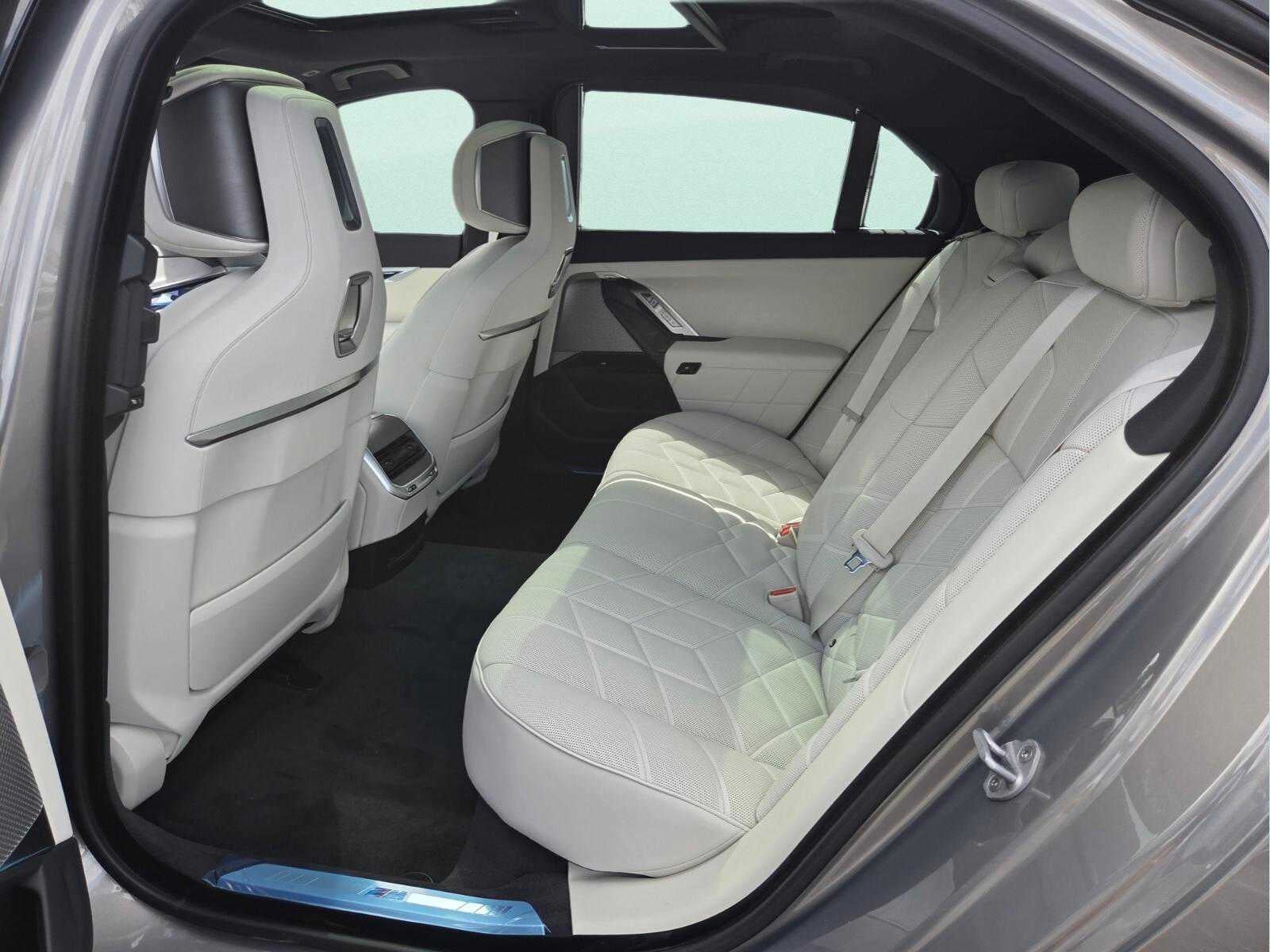 2026 BMW 740i xDrive 740i xDrive