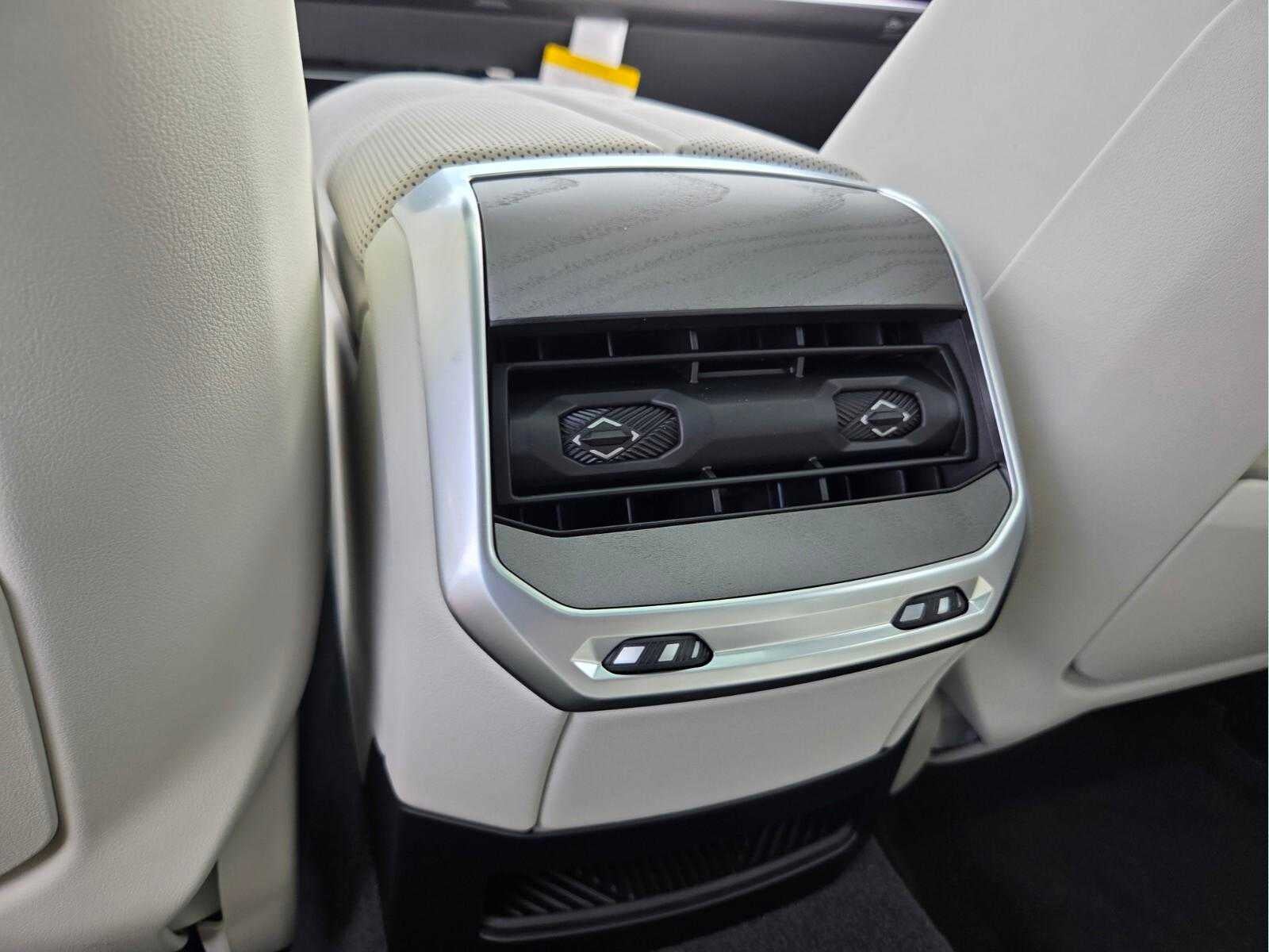2026 BMW 740i xDrive 740i xDrive