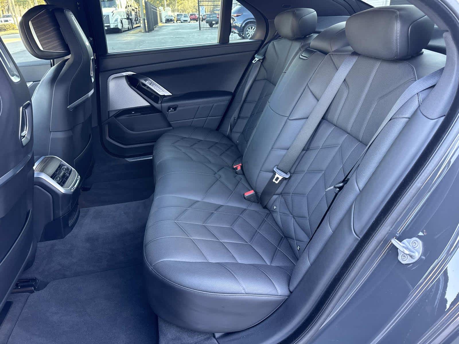 2025 BMW 7 Series 750e xDrive