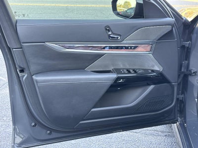 2025 BMW 7 Series 750e xDrive