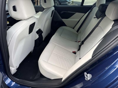 2025 BMW 5 Series 530i