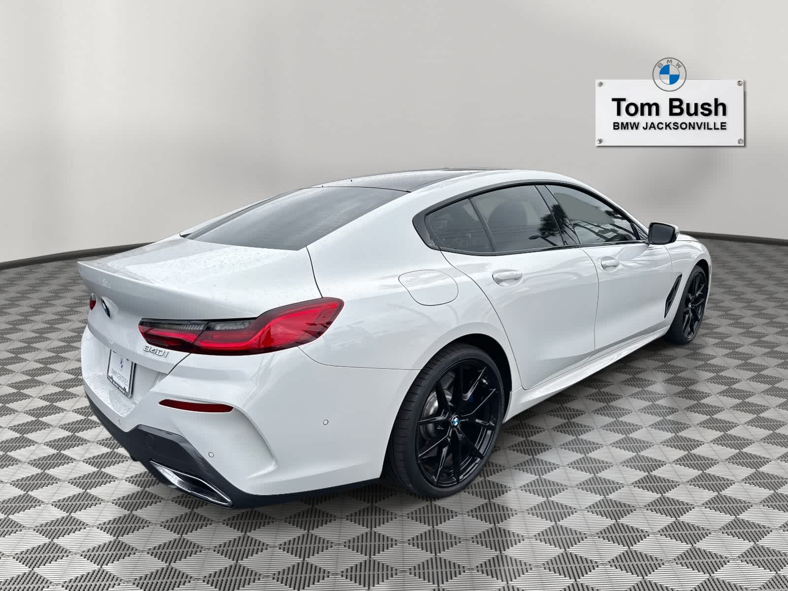 2025 BMW 8 Series 840i