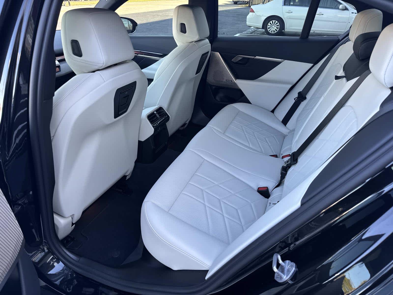 2025 BMW i5 eDrive40