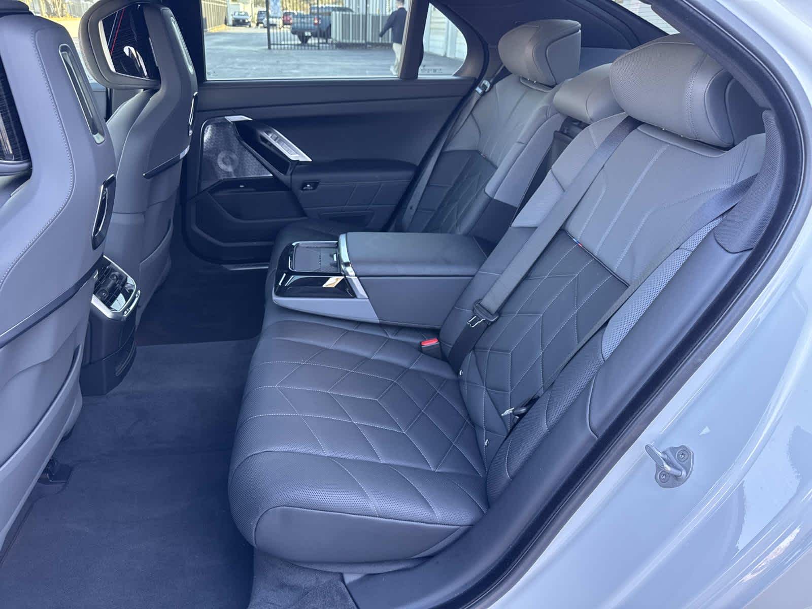 2025 BMW i7 eDrive50